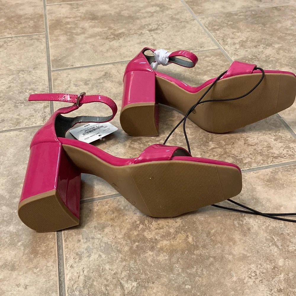 Worthington Becklyn Pink Sandals - Picture 2 of 7